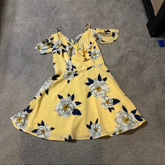 Lulu’s J.O.A. Yellow Floral Dress - Picture 2 of 9